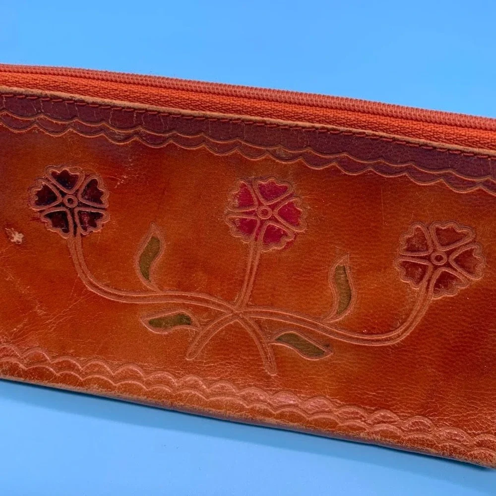 Vintage 70s Tan Leather Floral Embossed Zipper Pouch Wallet Boho Hippie